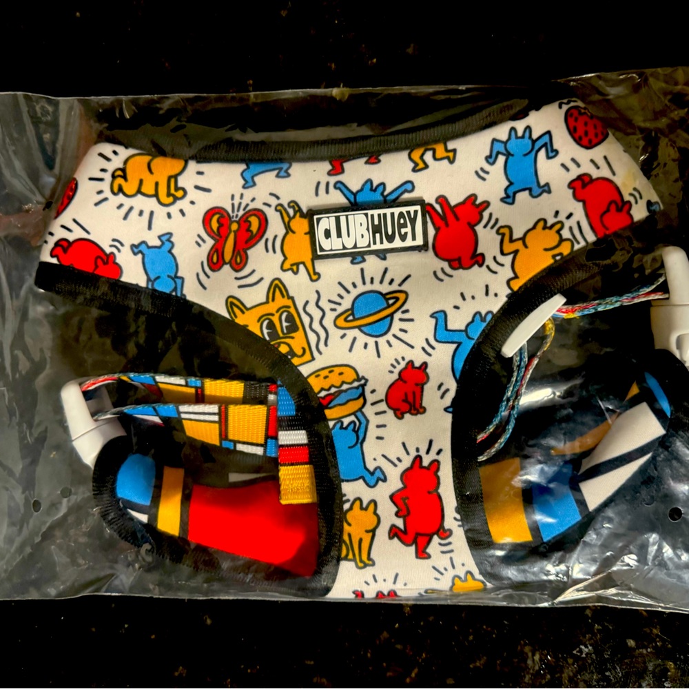 Club Huey “the art critic” reversible harness. *New*